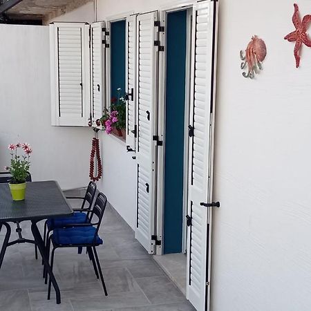 Monolocale Marizzola Apartment Cala Gonone Bagian luar foto